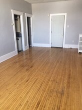 170 Christina St N in Sarnia, ON - Building Photo - Building Photo