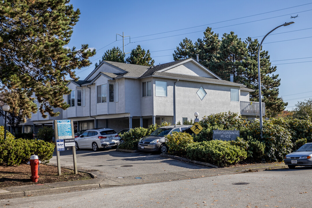 Bridgepointe Place in Richmond, BC - Building Photo