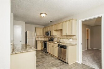 234 Fordham Dr in Glenn Heights, TX - Foto de edificio - Building Photo