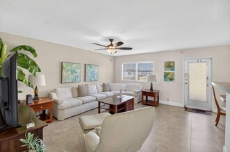 1 Valencia A in Delray Beach, FL - Building Photo - Building Photo