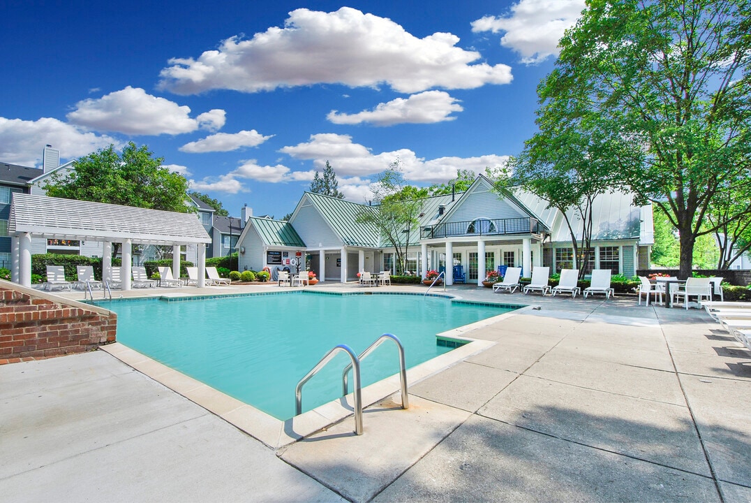 The Reserve at Southgate in Southgate, MI - Foto de edificio