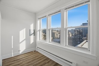 2936 W Palmer St in Chicago, IL - Building Photo - Building Photo