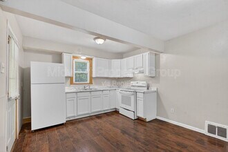 224 S Harvey Ave in Ferguson, MO - Building Photo - Building Photo