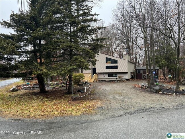 property at 3322 Woodland Dr