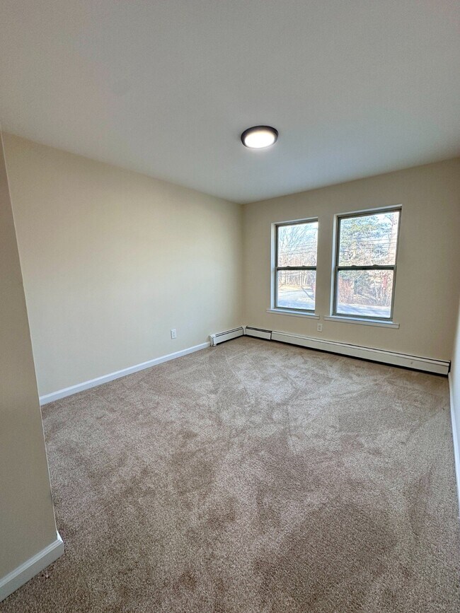 1290 Islip Ave, Unit Unit 2 in Brentwood, NY - Foto de edificio - Building Photo