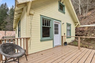 1144 Canyon Ave in Wallace, ID - Building Photo