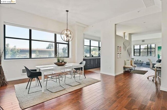 1001 46th St, Unit Cavernous 2bdrm