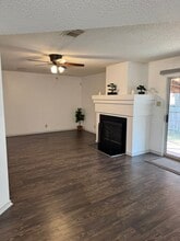 4911 Silent Lk in San Antonio, TX - Building Photo - Building Photo