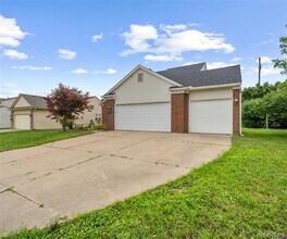 5864 Willow Ridge Dr in Ypsilanti, MI - Building Photo - Building Photo
