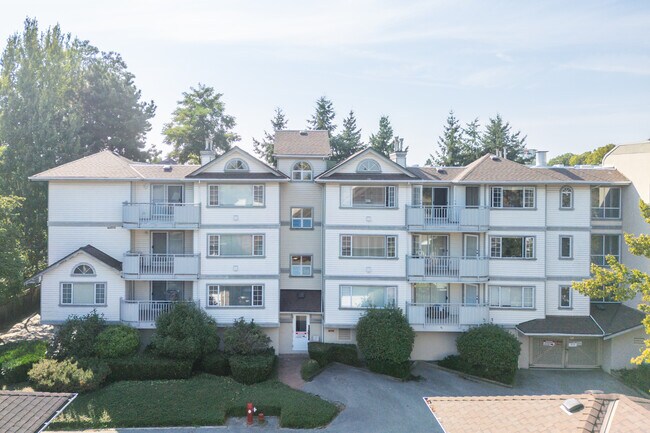 8120 Bennett Rd in Richmond, BC - Building Photo - Primary Photo