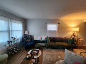 532 Rosecrans Ave in Manhattan Beach, CA - Foto de edificio - Building Photo