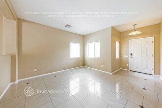 17272 W Marshall Ln in Surprise, AZ - Foto de edificio - Building Photo