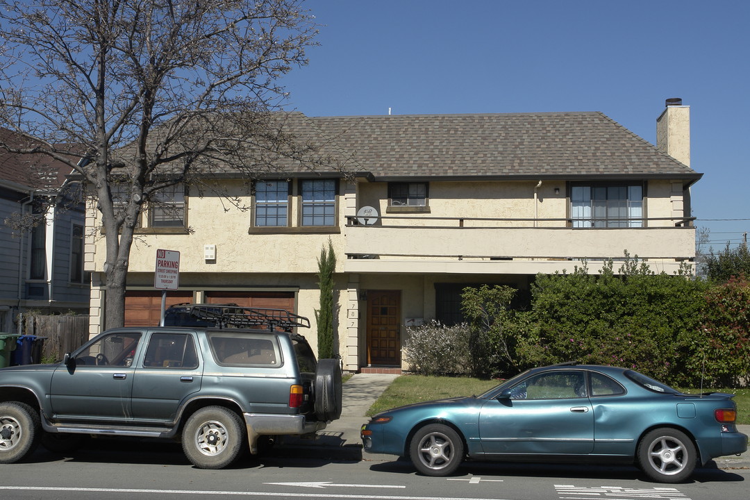 787 Santa Clara Ave in Alameda, CA - Building Photo