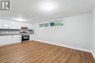 15 McClure Ave in Brampton, ON - Building Photo - Building Photo