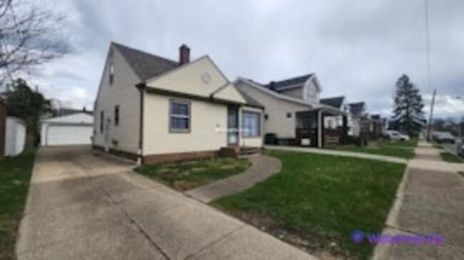 5015 E 113th St in Garfield Heights, OH - Building Photo - Building Photo