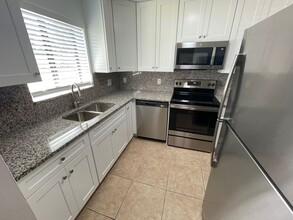 165 S Lakeview Dr in Longwood, FL - Building Photo - Building Photo