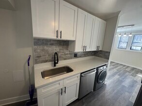 3837 N Greenview Ave, Unit 3839-GDN in Chicago, IL - Building Photo - Building Photo