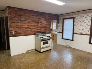 195 Millbury St in Worcester, MA - Building Photo - Building Photo