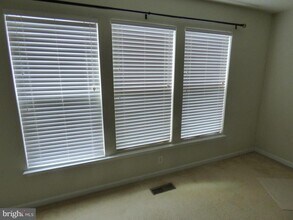 42638 New Dawn Terrace in Ashburn, VA - Building Photo - Building Photo