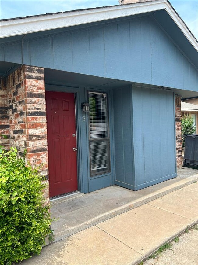 property at 910 NE Tortoise Dr