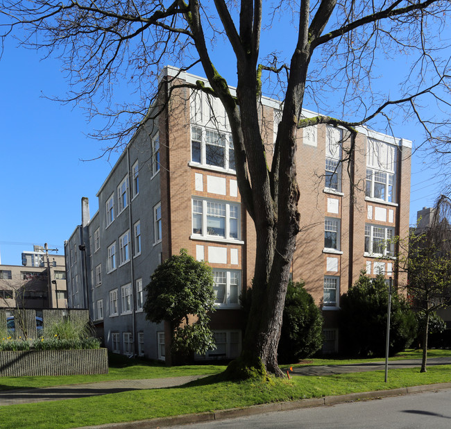 Parklane Apartments in Vancouver, BC - Building Photo - Building Photo