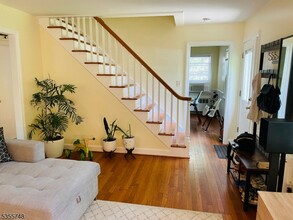274 Woodland Ave in Summit, NJ - Building Photo - Building Photo