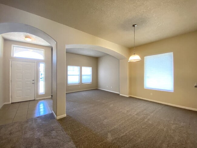 2132 Palenque Dr SE in Rio Rancho, NM - Building Photo - Building Photo