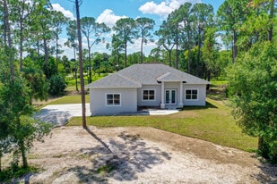 17944 38th Ln N in The Acreage, FL - Building Photo