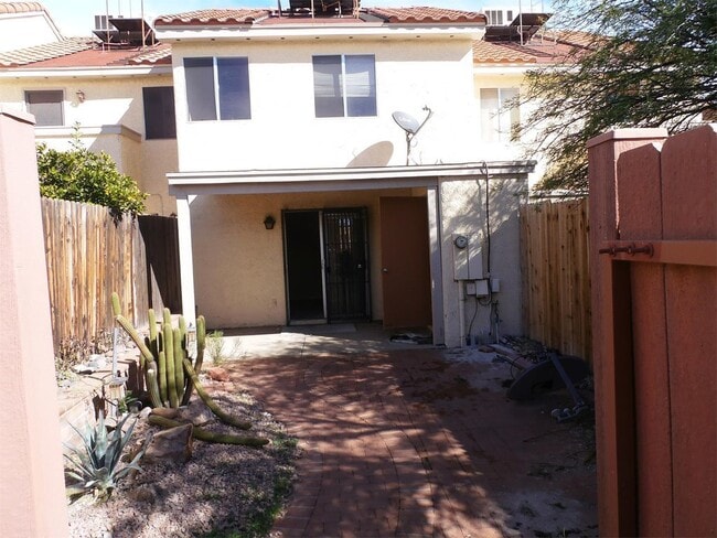 2671 W Avenida Azahar in Tucson, AZ - Building Photo - Building Photo