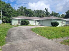 1104 Beatrice St in Titusville, FL - Building Photo