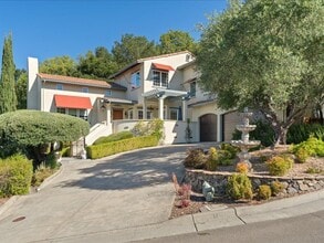 265 Clear Ridge Dr in Healdsburg, CA - Building Photo - Building Photo