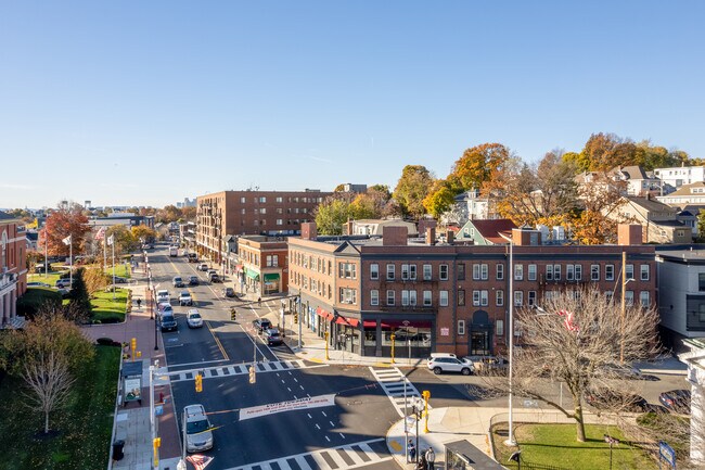 10 Yeamans St in Revere, MA - Building Photo - Building Photo