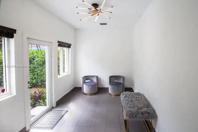1022 SW 3rd Ave in Miami, FL - Building Photo - Building Photo