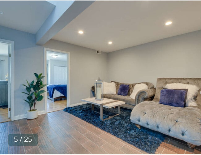 8136 S Kedzie Ave in Chicago, IL - Building Photo - Building Photo