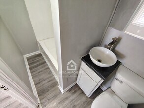 205 N Lincoln Ave, Unit 4 in Alexandria, IN - Building Photo - Building Photo