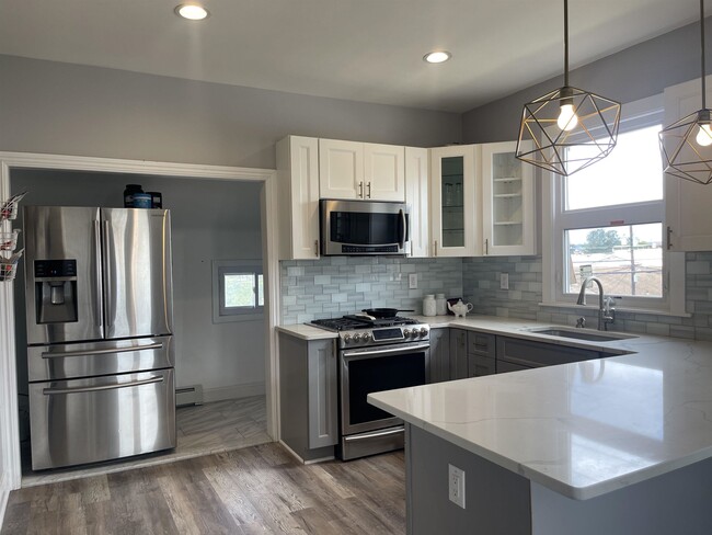 property at 125 Marsellus Pl