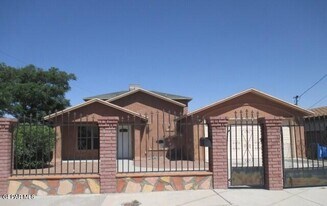 9008 Mercury St in El Paso, TX - Building Photo