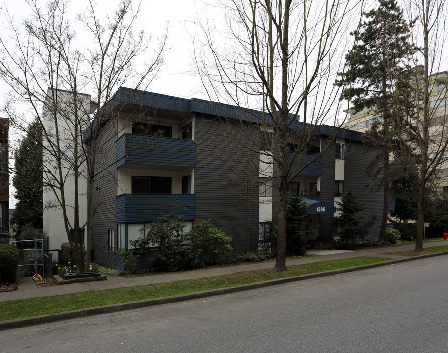 1396 Burnaby St in Vancouver, BC - Building Photo