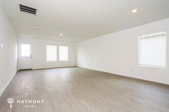 3048 Titan Spgs Dr in Saginaw, TX - Foto de edificio - Building Photo