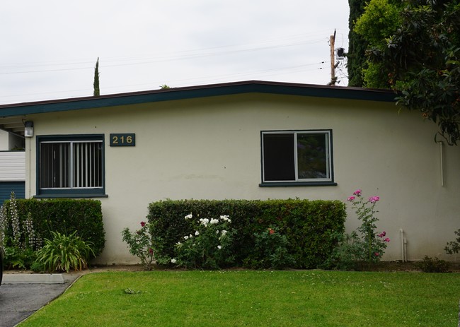 216 Santa Rosa Rd in Arcadia, CA - Building Photo - Building Photo