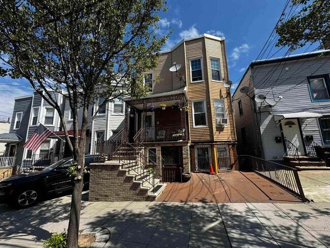 property at 816 19th St