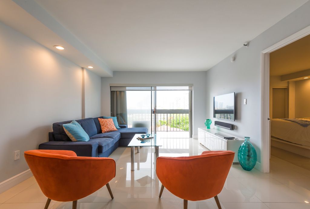 1345 West Ave in Miami Beach, FL - Building Photo
