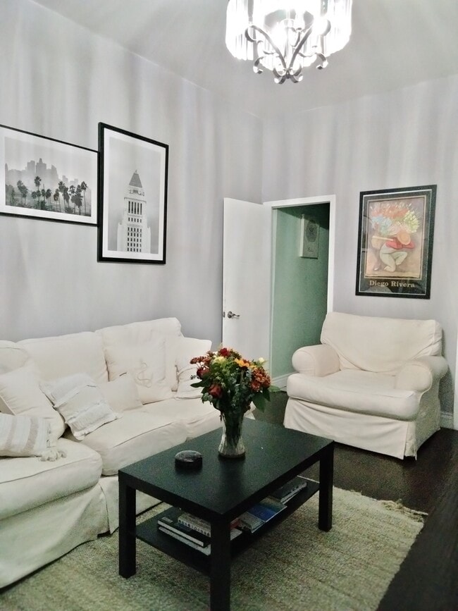 property at 523 E 21st St