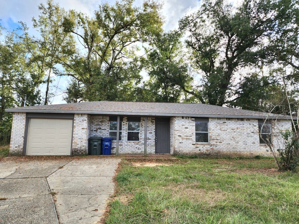 401 Cedar Ct in Foley, AL - Building Photo