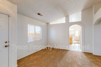 7124 Labrador Dr NE in Rio Rancho, NM - Building Photo - Building Photo
