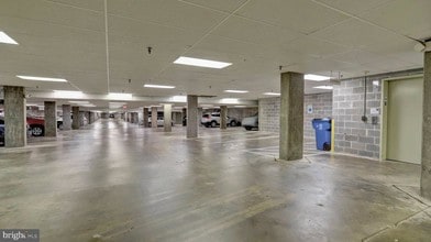 4950 Brenman Park Dr-Unit -214 in Alexandria, VA - Building Photo - Building Photo