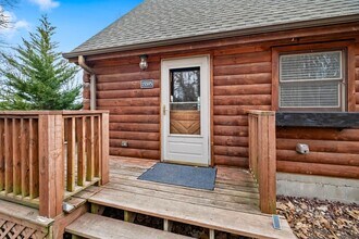 15595 Lakeview Dr in Lowell, AR - Building Photo - Building Photo