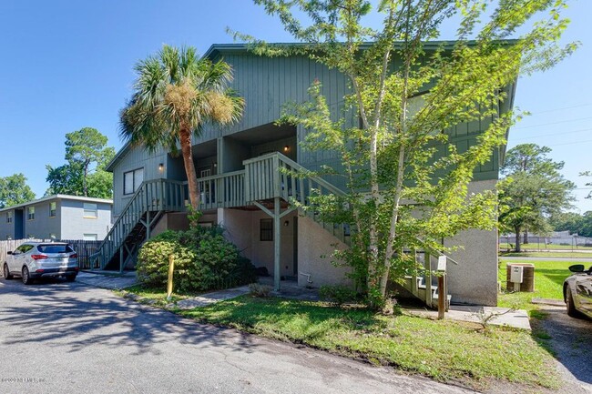 7086 Ponce De Leon Ave, Unit 4 in Jacksonville, FL - Building Photo - Building Photo