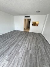 1470 NE 125th Terrace in North Miami, FL - Foto de edificio - Building Photo