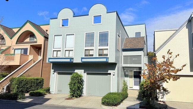 property at 15 Invincible Ct